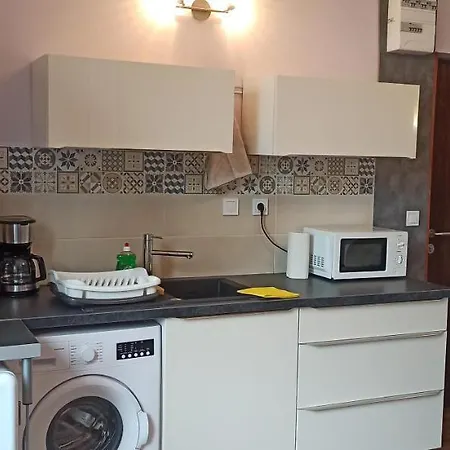 Touristique - La Colombiere 公寓 *